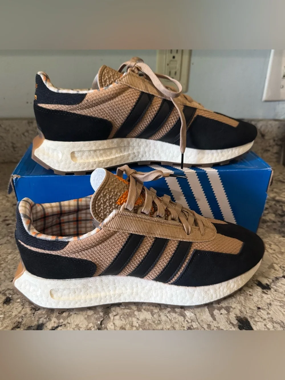 Adidas Originals RETROPY E5 Men’s Size 12 Black Tan Orange Running Shoes EUC